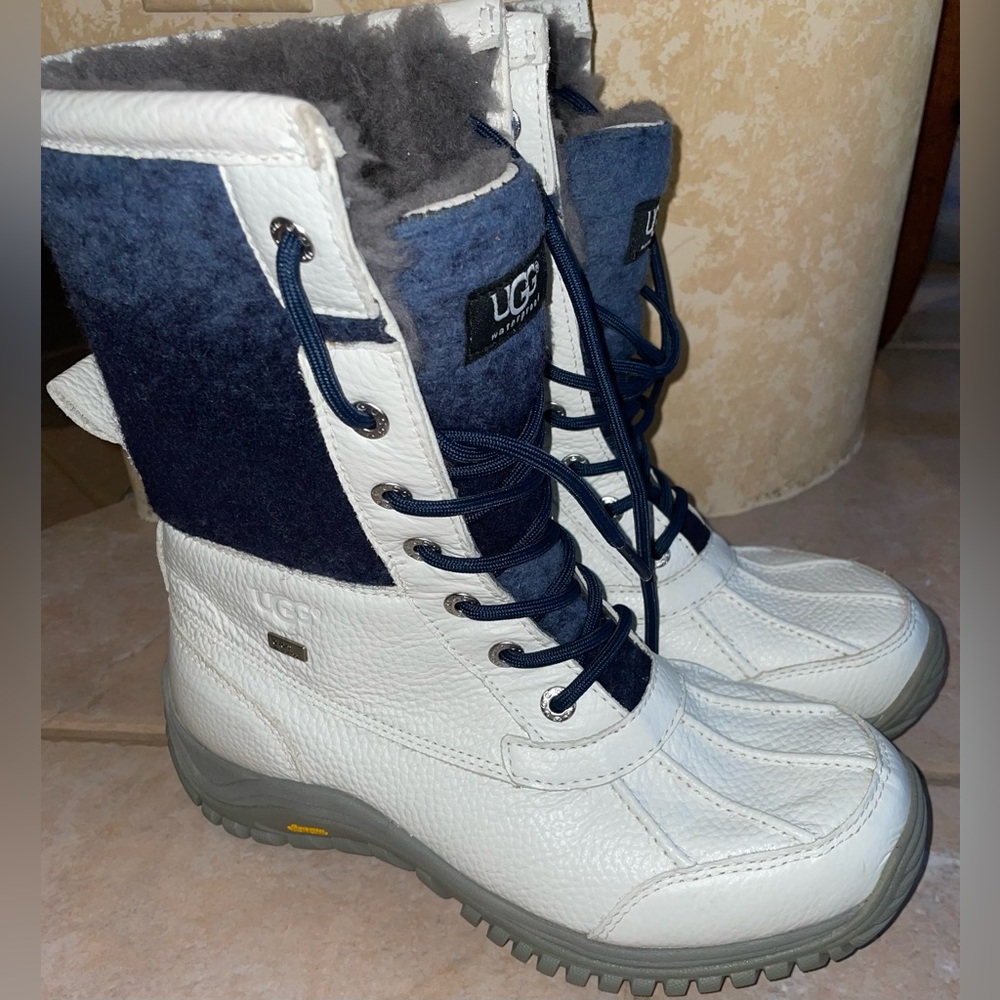 Ugg Revolve Women’s Leather Snow Boots 8